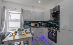 Spacious Studio Apartment In Cardiff City Centre
